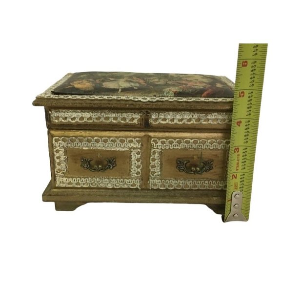 Vintage PRESTIGE Japan Jewelry box with renaissance scene on lid - beautiful old - Picture 3 of 8